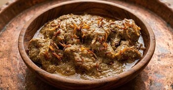 অতিথি আপ্যায়নে রাখুন বিফ কোর্মা