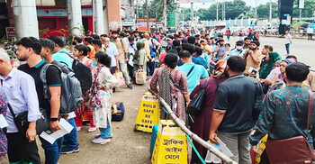 বছরের ব্যবধানে ভারতগামী যাত্রী কমেছে ৪ লাখ, ক্ষতি ৩২ কোটি