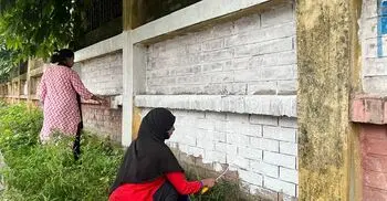 চট্টগ্রামের ঘটনার প্রতিবাদে বেরোবিতে জুলাই গ্রাফিতি অঙ্কন