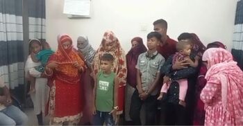 ভারতে আটক ১৫ বাংলাদেশিকে বিজিবির কাছে হস্তান্তর