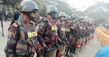 নিরাপত্তা জোরদার, নির্বাচন কমিশনের সামনে বিজিবি মোতায়েন