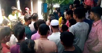 ‘সন্তানের রক্তাক্ত মরদেহ দেখে কোলে নেই, পুলিশ ছিনিয়ে নেয়’