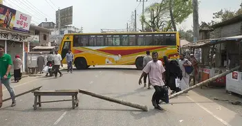 ভোলায় বাস-সিএনজি শ্রমিকদের সংঘর্ষ, সব রুটে বাস চলাচল বন্ধ