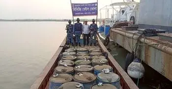 ভোলায় এক ট্রলারেই মিললো ২০ ব্যারেল ডিজেল, আটক ১