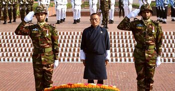 সাভার স্মৃতিসৌধে ভুটানের প্রধানমন্ত্রীর শ্রদ্ধা