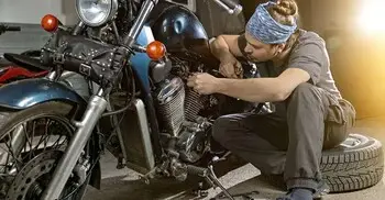 নির্বাচনের ছুটিতে বাইকের যেসব সার্ভিসিং করিয়ে নিতে পারেন