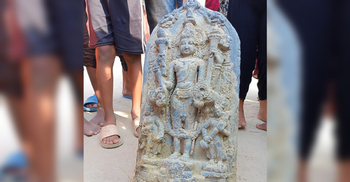 মাটির স্তূপে মিললো কষ্টিপাথরের বিষ্ণুমূর্তি