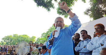 অপকর্ম বন্ধ করুন, নইলে বিএনপিকেও জনগণ ছুড়ে মারবে