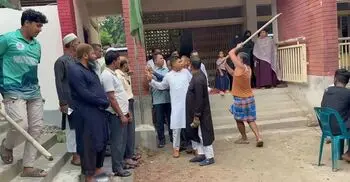 জাতীয় সংগীত চলাকালে চেয়ারম্যানের ওপর বিএনপি নেতার হামলা