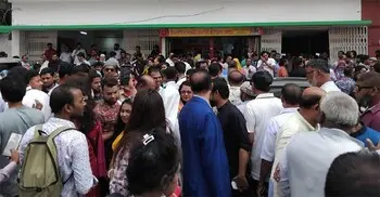 শেষ দিনে বিএনপির মনোনয়ন ফরম কিনতে ও জমা দিতে নয়াপল্টনে ভিড়