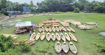 ইছামতীর তীরে ২০০ বছরের পুরোনো নৌকার হাট
