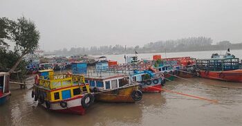 সুন্দরবনে পর্যটনবাহী সব নৌযান চলাচল বন্ধ, ফিরে যাচ্ছেন পর্যটকরা