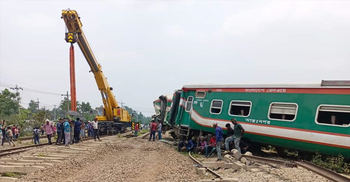 কুমিল্লায় ট্রেন দুর্ঘটনা: ২৬ ঘণ্টায় ৯ বগি উদ্ধার