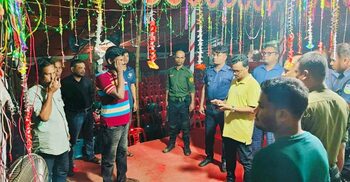 যাত্রাপালায় অশ্লীল নৃত্য, বন্ধ করলেন ইউএনও