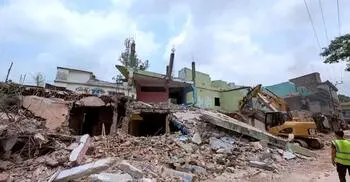 বগুড়ায় মার্কেট ভেঙে সরকারি স্কুলের ২৫ কোটি টাকার জমি উদ্ধার