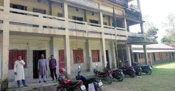 কর্মস্থলে অনুপস্থিত থেকেও ১০ বছর ধরে বেতন তুলছেন মাদরাসা শিক্ষক