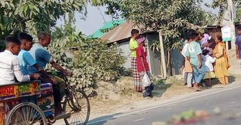 বগুড়া ট্রাকের চাকায় পিষ্ট হয়ে প্রাণ গেলো মা-মেয়ের