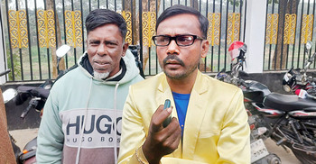 নির্বাচন থেকে ছিটকে পড়লেন হিরো আলম