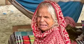খাবার-ওষুধের জন্য কাঁদছেন জীবনভর মানুষকে কোরআন শেখানো বৃদ্ধা সালেহা