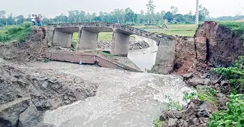 বগুড়ায় কালভার্ট ধসে দুর্ভোগে ৩০ হাজার মানুষ