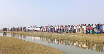 ভোলায় গৃহ ও ভূমিহীন পরিবারের সদস্যদের বিক্ষোভ