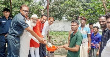 নববর্ষে ১৩০০ বন্দিকে উন্নত খাবার দিলেন গণপূর্তমন্ত্রী