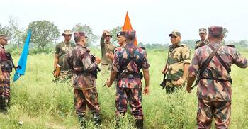 ‘এক পাও সরবো না এখান থেকে’ বিএসএফকে বিজিবির কড়া হুঁশিয়ারি