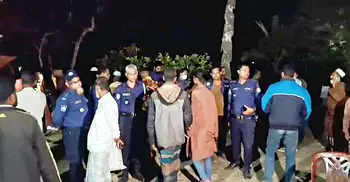 বরগুনায় নিজ ঘরে থেকে গৃহবধূর থ্যাঁতলানো মরদেহ উদ্ধার