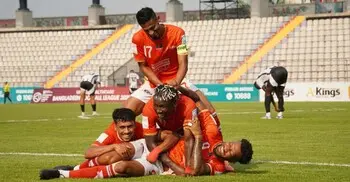 কিংস-ফর্টিসের জয়ে শিরোপার ত্রিমুখী লড়াই