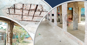 পলেস্তারা খসে জরাজীর্ণ স্কুলভবন, ঝুঁকি নিয়েই পাঠদান