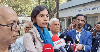 পোলিং এজেন্টদের কেন্দ্রে ঢুকতে বাধা দেওয়ার অভিযোগ মনীষার