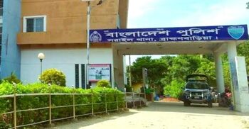 রাতে টর্চলাইট জ্বালিয়ে দু’পক্ষের সংঘর্ষ, নিহত ১
