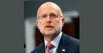 Trump admin warns news outlets over critical Iran war reporting