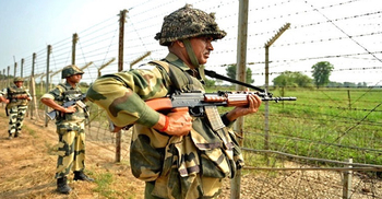 BSF detains four Bangladeshis at Gomstapur border