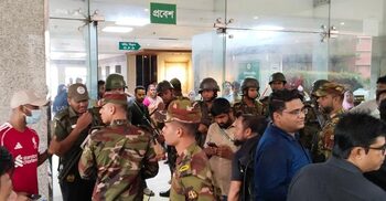 উৎসুক জনতার ভিড়: বার্ন ইনস্টিটিউটে প্রবেশে সেনাবাহিনীর কড়াকড়ি