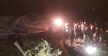 ঝিনাইদহে নিয়ন্ত্রণ হারিয়ে বাস খাদে, সুপারভাইজার নিহত