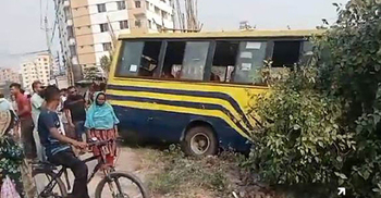 Driver burnt as bus set on fire in Banasree