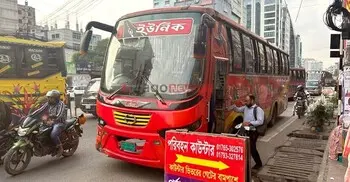 রাজধানীতে যত্রতত্র দূরপাল্লার বাস কাউন্টার, তীব্র হচ্ছে যানজট