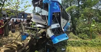 লোহাগাড়ায় দুই বাসের মুখোমুখি সংঘর্ষে নিহত ৪