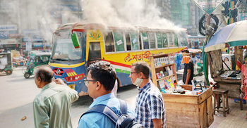 মিরপুরে শতাব্দী পরিবহনের বাসে আগুন