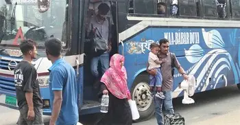 ঈদ শেষে ঢাকায় ফিরছে মানুষ, গাবতলীতে বেড়েছে ব্যস্ততা