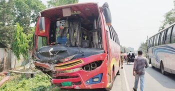 5 of a family among 13 killed as bus, pickup collide in Faridpur
