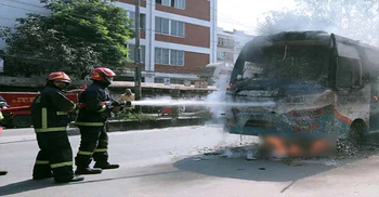Bus torched in Mughda, one suspect detained