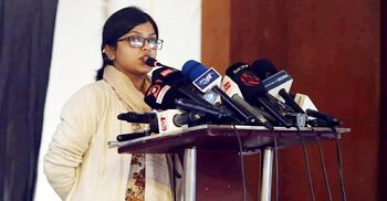 সাক্ষ্য দিতে গিয়ে বিশেষ কিছু কথা বলার জন্য চাপ নিতে হয়েছে