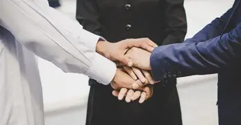 ব্যবসার বরকত নষ্ট করে যে ৮ কাজ