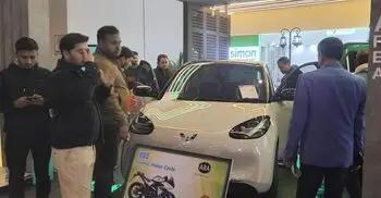 বাণিজ্যমেলায় নজর কেড়েছে আকিজ ভেঞ্চার্সের ইলেকট্রিক কার