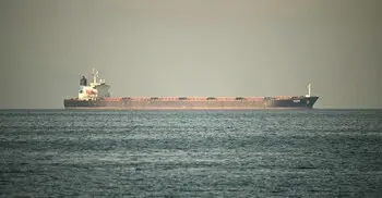 যুক্তরাষ্ট্র-ইসরায়েলের সঙ্গে ‘সম্পর্কহীন’ জাহাজের জন্য হরমুজ খোলা