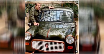 ৬৫ বছর ধরে প্রথম কেনা গাড়ি আগলে রেখেছেন ধর্মেন্দ্র