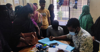 এক বিড়ালের কামড়ে শিশুসহ আহত ৩