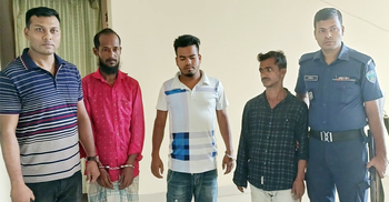 ইলিশ কেনাবেচার সময় পুলিশের ওপর হামলা, গ্রেফতার ৩